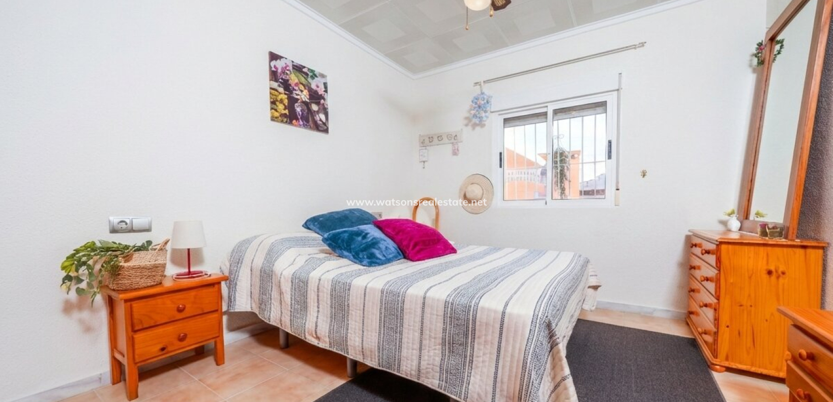 Resale - Detached - Urb. La Marina