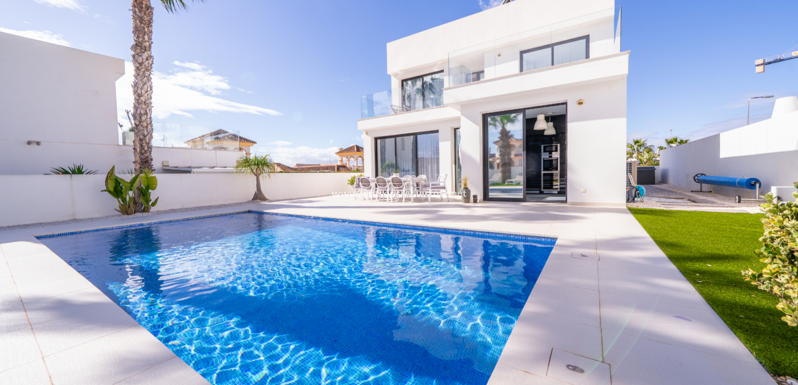 Resale - Detached - Urb. La Marina