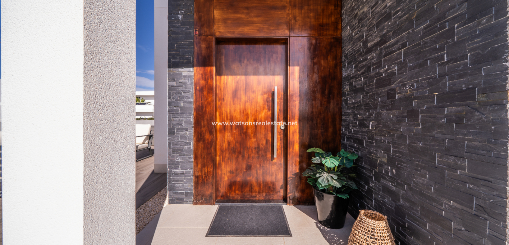 Resale - Detached - Urb. La Marina