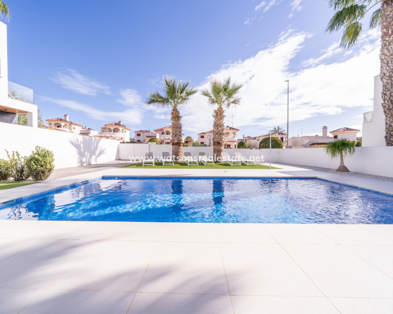 Resale - Detached - Urb. La Marina