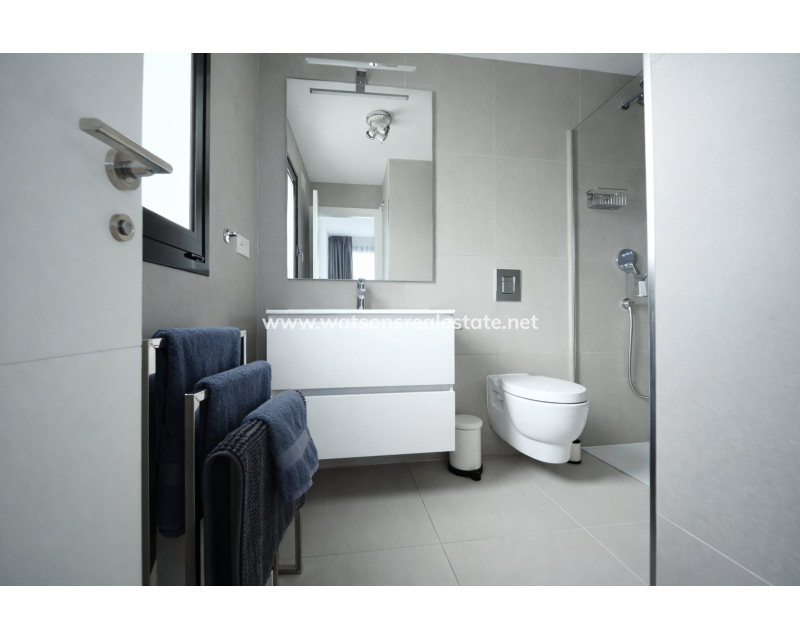 Resale - Detached - Urb. La Marina