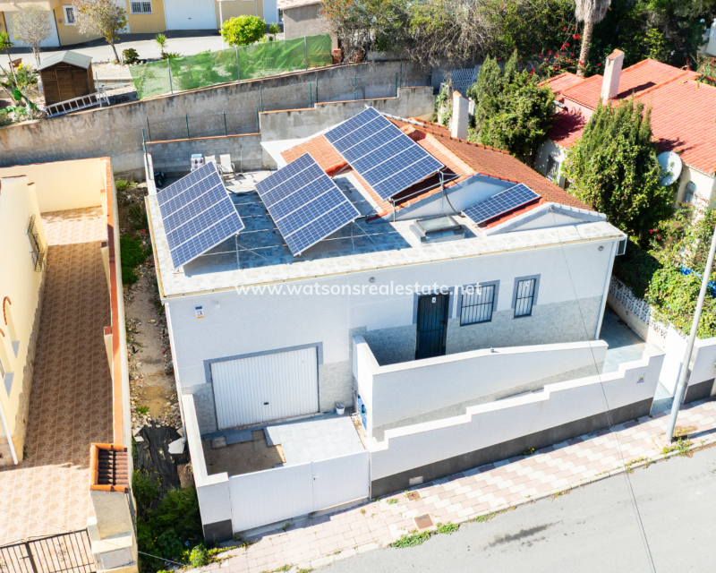 Resale - Detached - Urb. La Marina