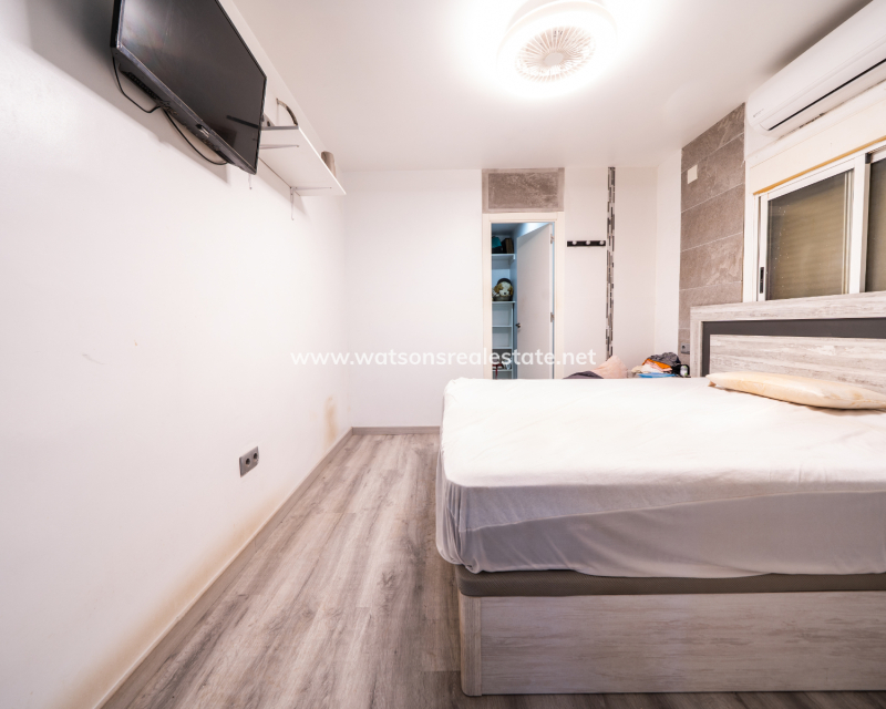 Resale - Detached - Urb. La Marina