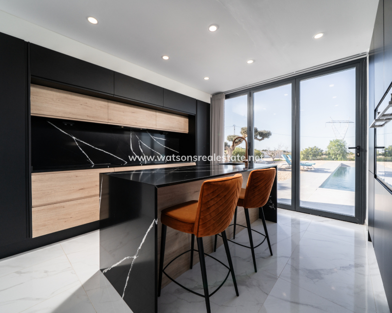 Resale - Detached - Urb. La Marina