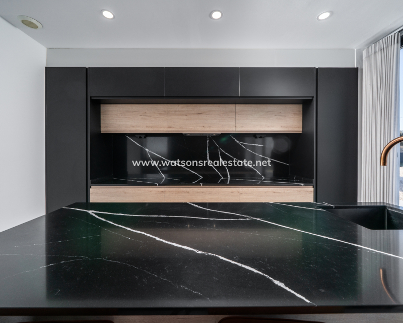 Resale - Detached - Urb. La Marina