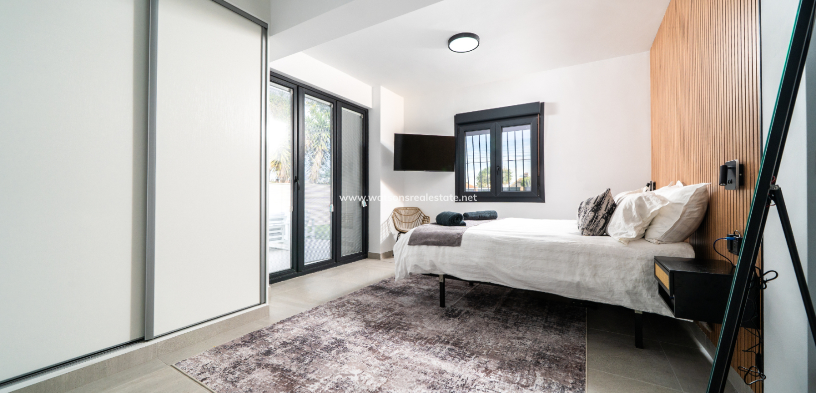 Resale - Detached - Urb. La Marina