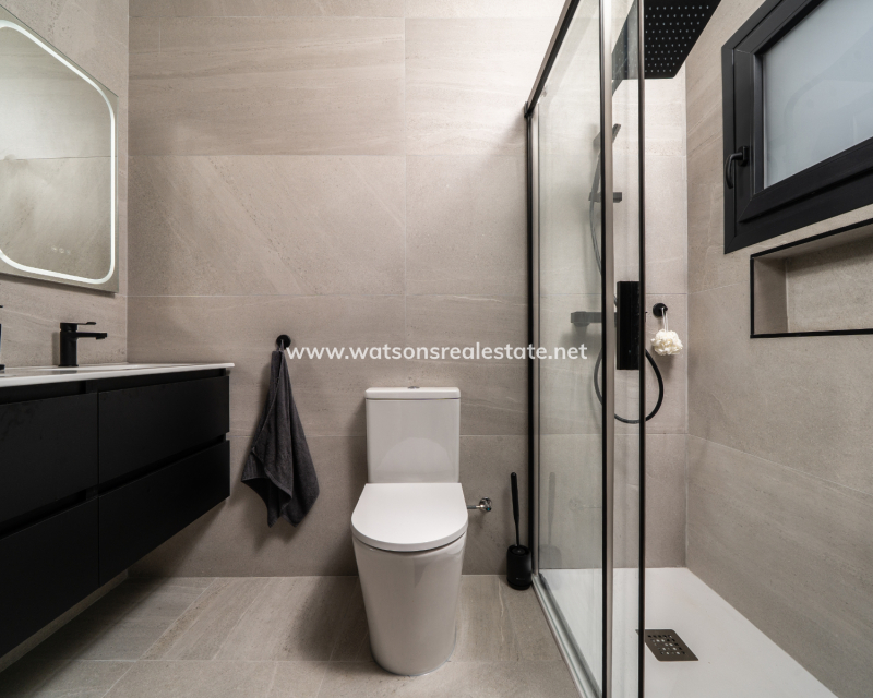 Resale - Detached - Urb. La Marina