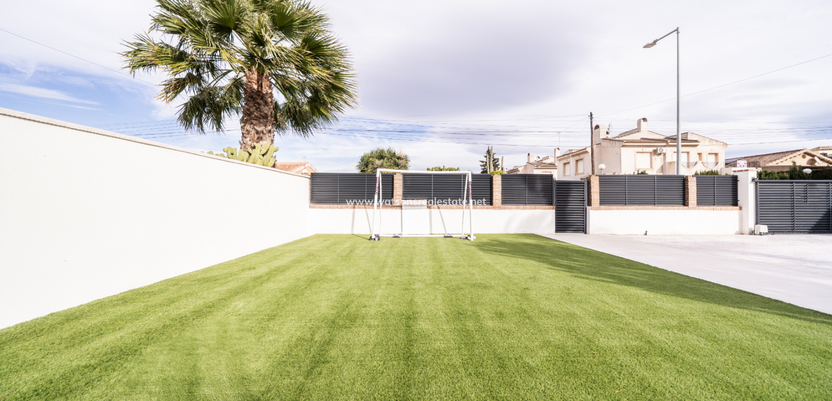 Resale - Detached - Urb. La Marina