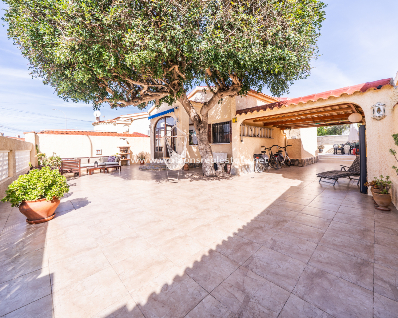 Resale - Detached - Urb. La Marina