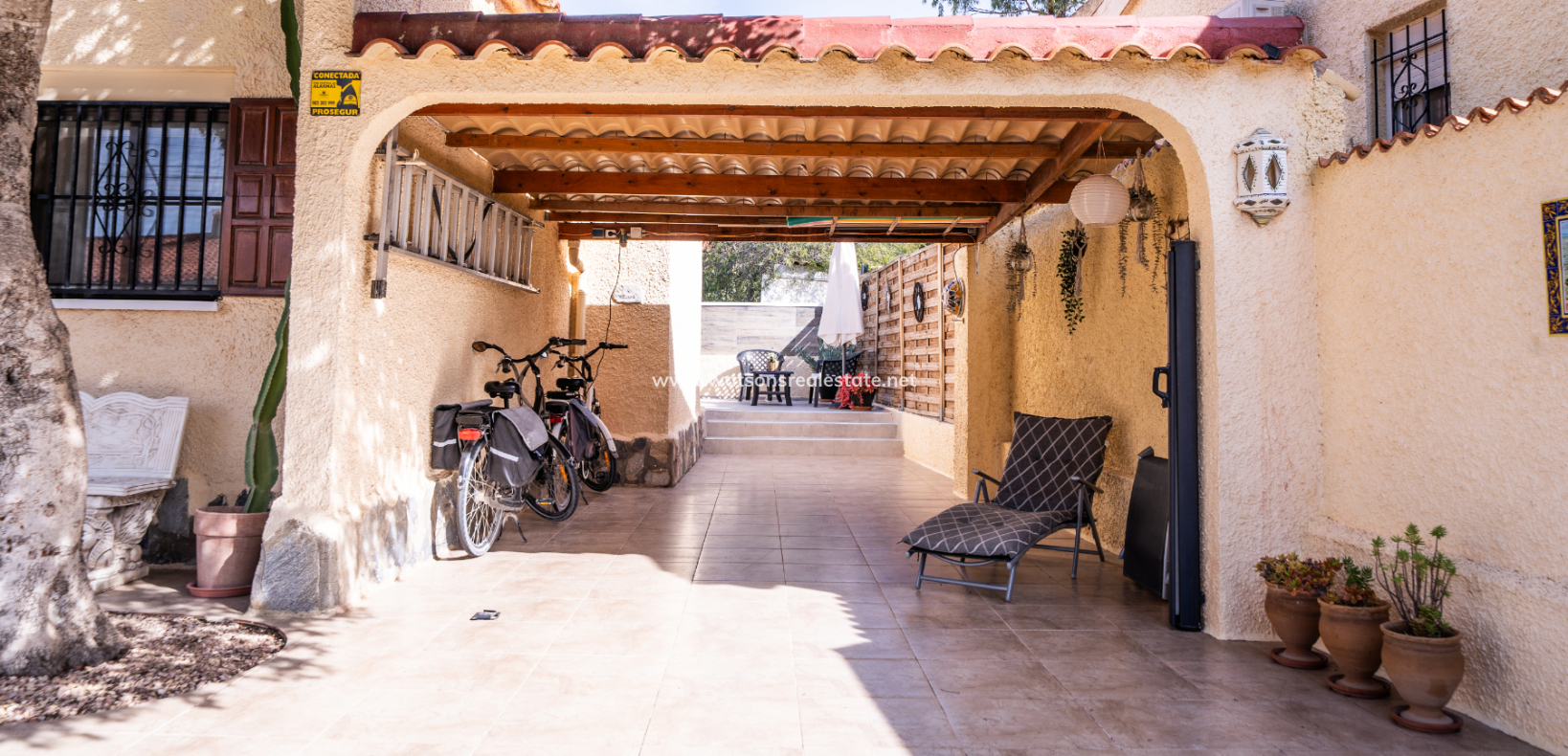 Resale - Detached - Urb. La Marina