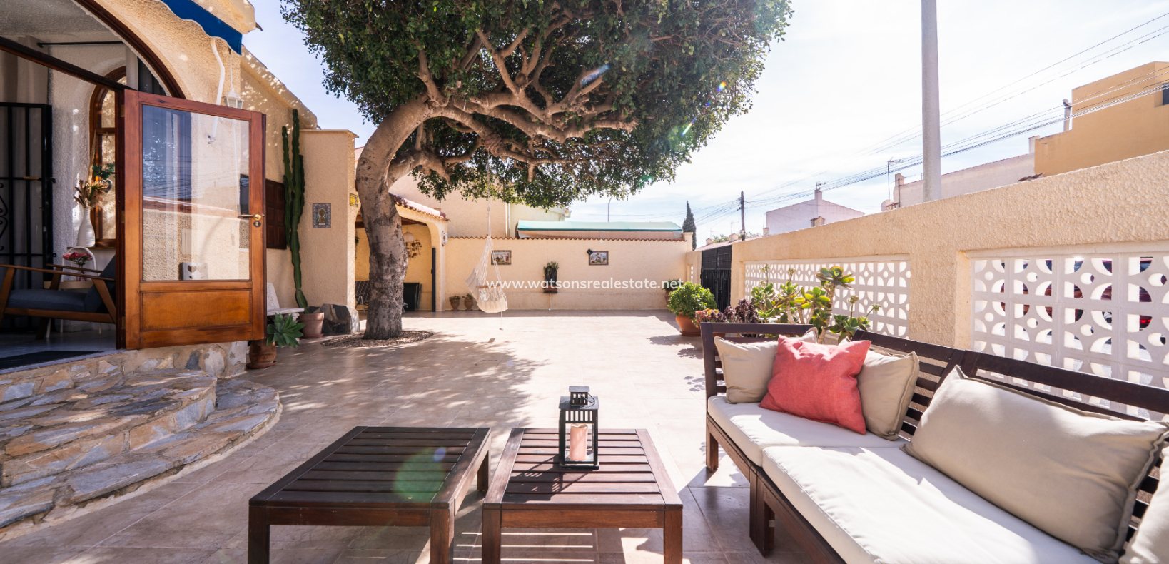 Resale - Detached - Urb. La Marina