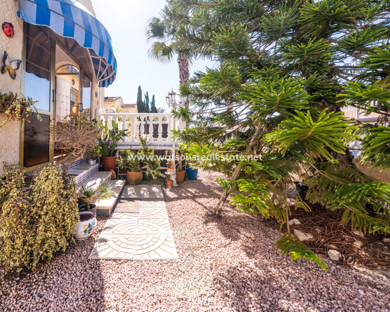 Resale - Detached - Urb. La Marina