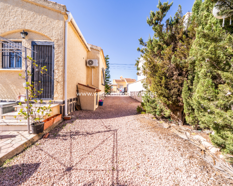 Resale - Detached - Urb. La Marina