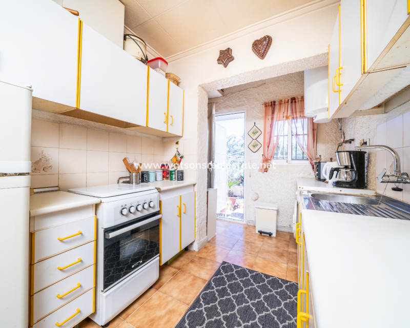 Resale - Detached - Urb. La Marina