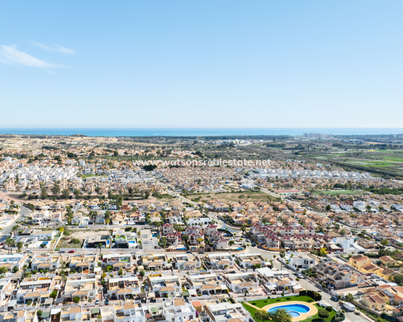 Resale - Detached - Urb. La Marina