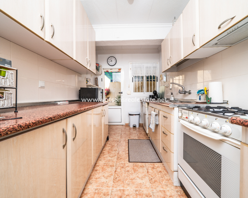 Resale - Detached - Urb. La Marina