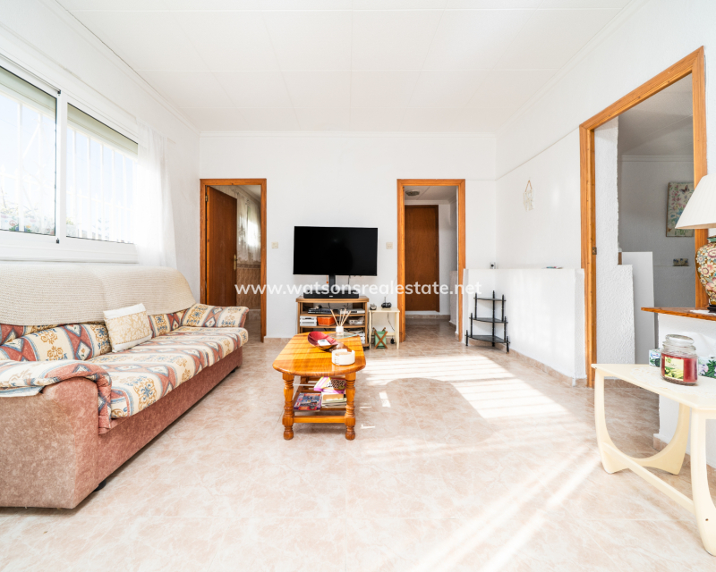 Resale - Detached - Urb. La Marina