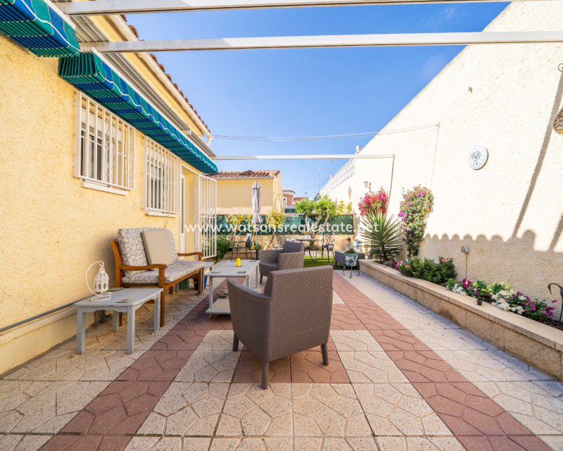 Resale - Detached - Urb. La Marina