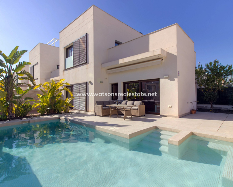 Resale - Detached - Urb. La Marina