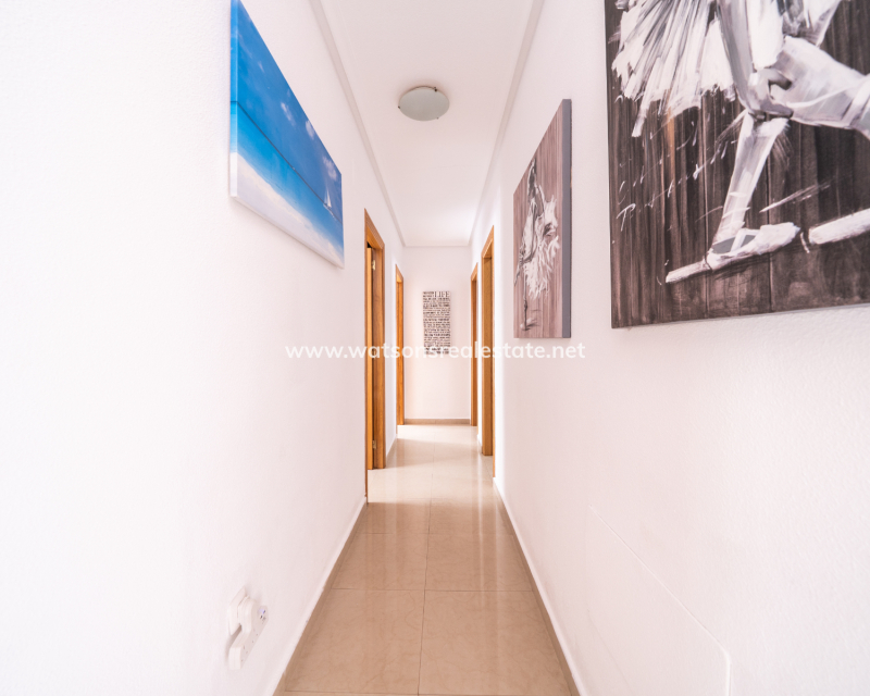 Resale - Detached - Urb. La Marina