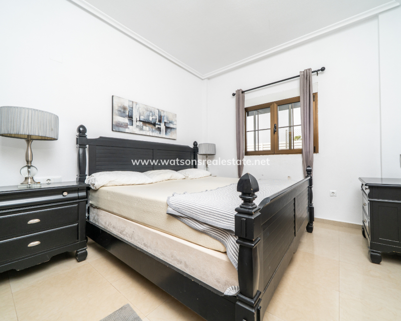 Resale - Detached - Urb. La Marina