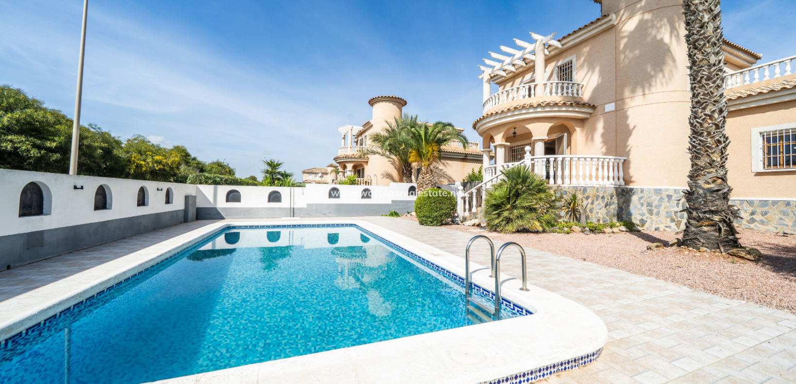 Resale - Detached - Urb. La Marina