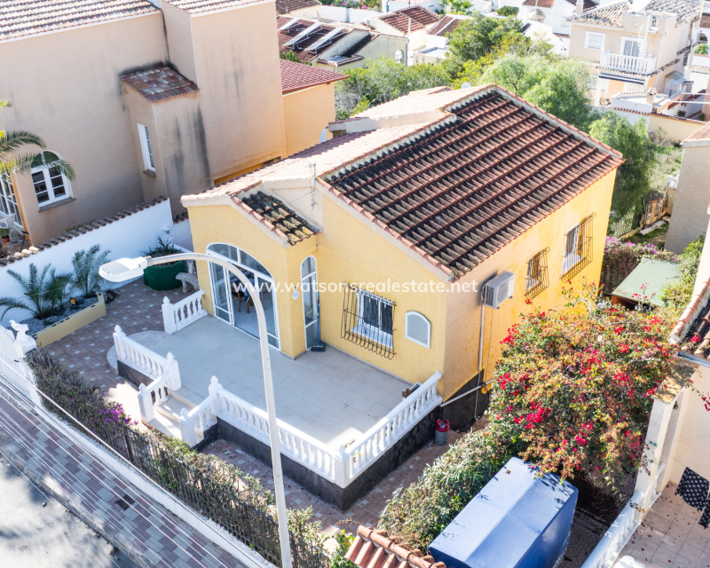 Resale - Detached - Urb. La Marina