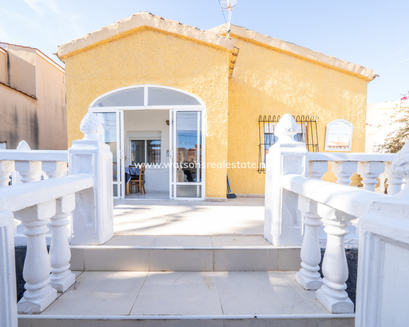 Resale - Detached - Urb. La Marina