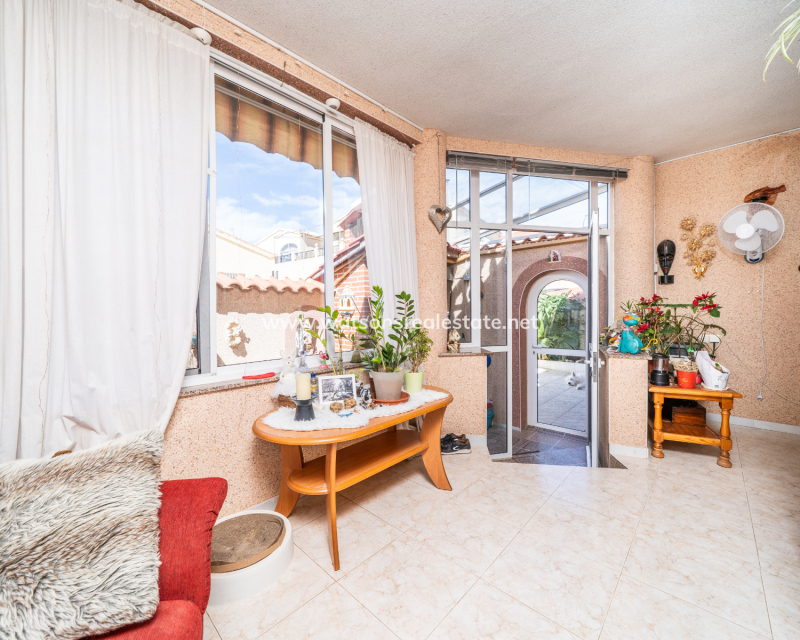Resale - Detached - Urb. La Marina
