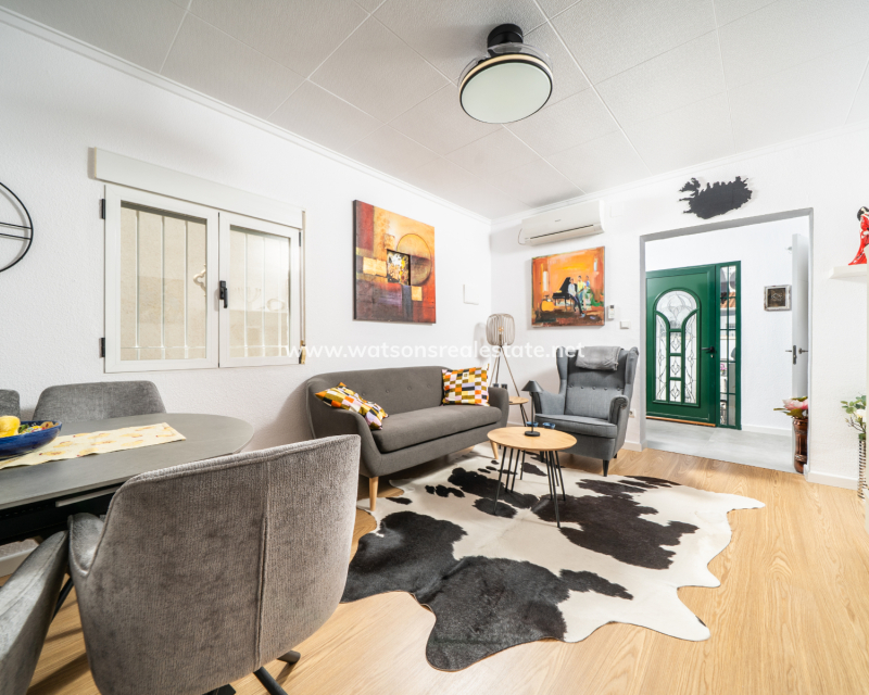 Resale - Detached - Urb. La Marina