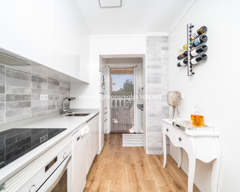 Resale - Detached - Urb. La Marina