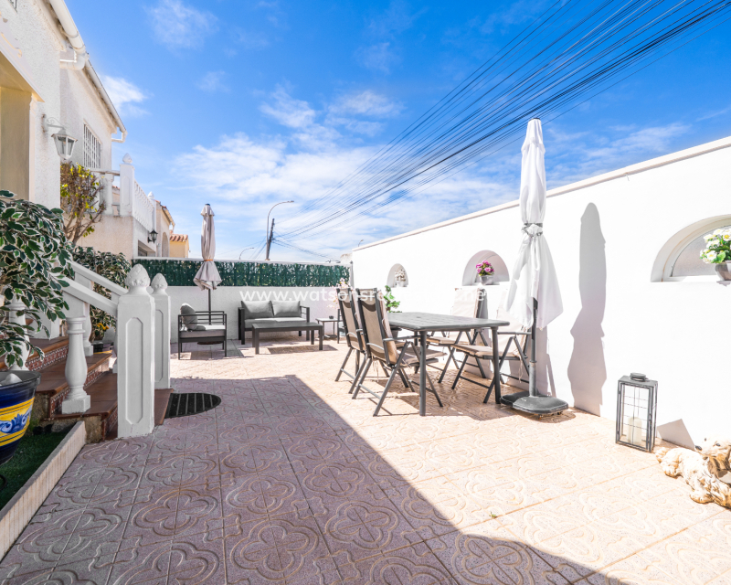 Resale - Detached - Urb. La Marina