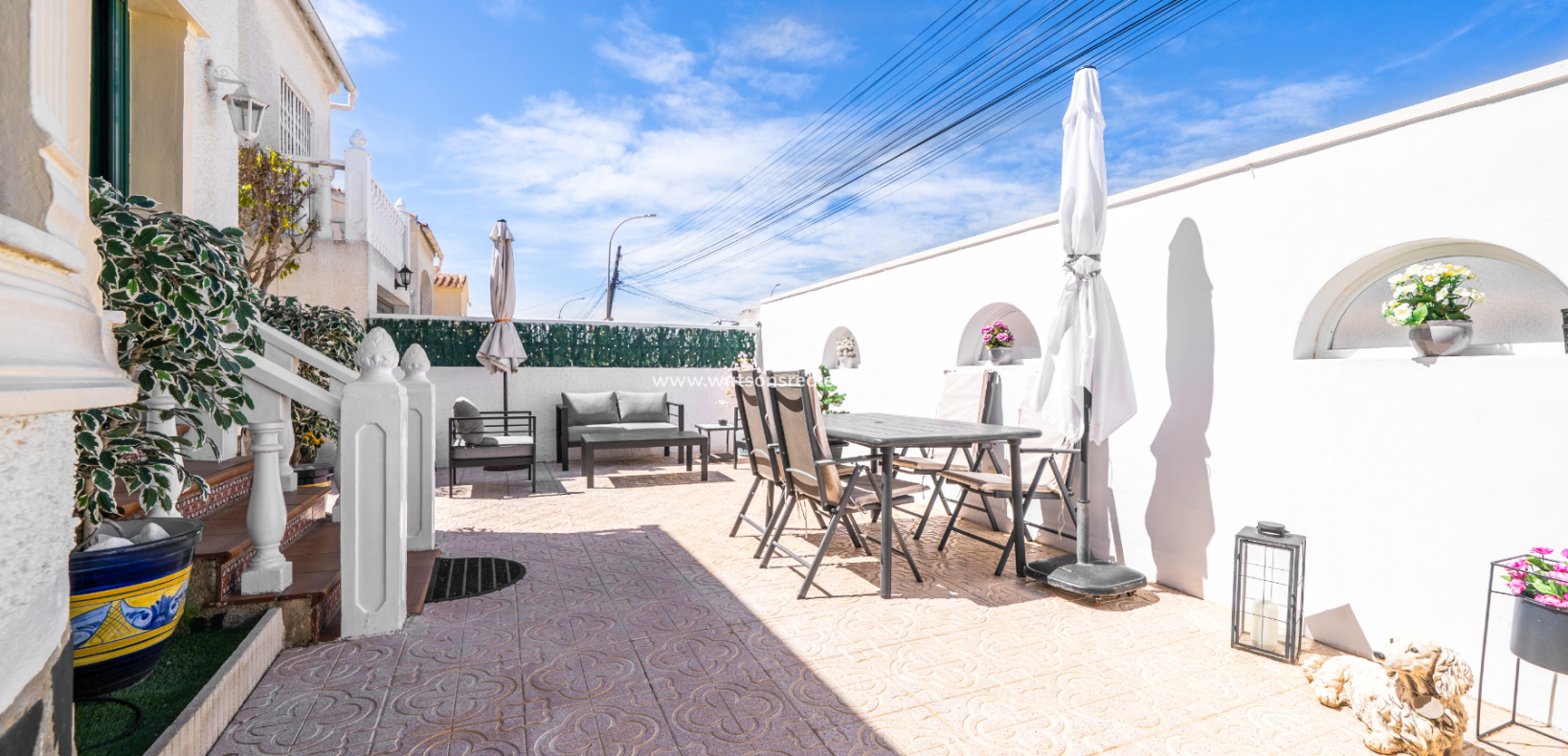Resale - Detached - Urb. La Marina