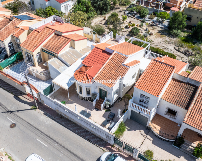 Resale - Detached - Urb. La Marina