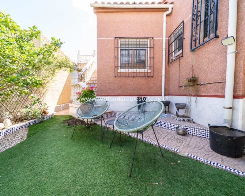 Resale - Detached - Urb. La Marina