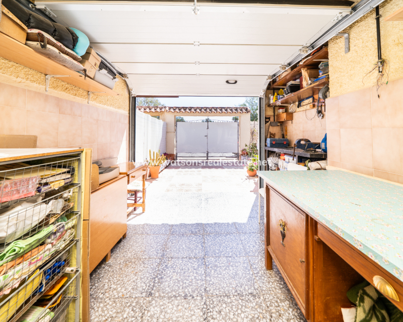 Resale - Detached - Urb. La Marina