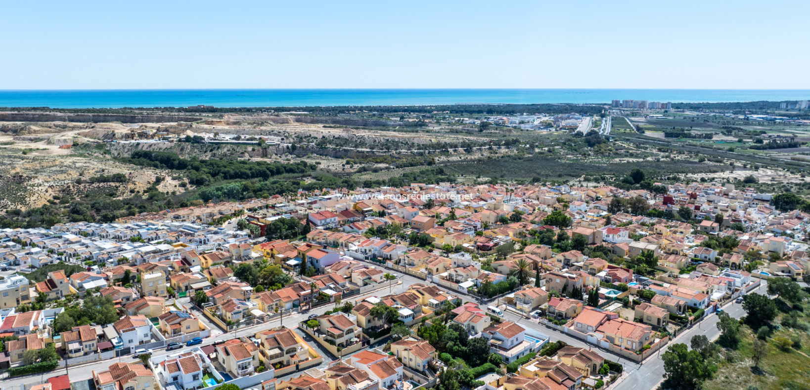 Resale - Detached - Urb. La Marina