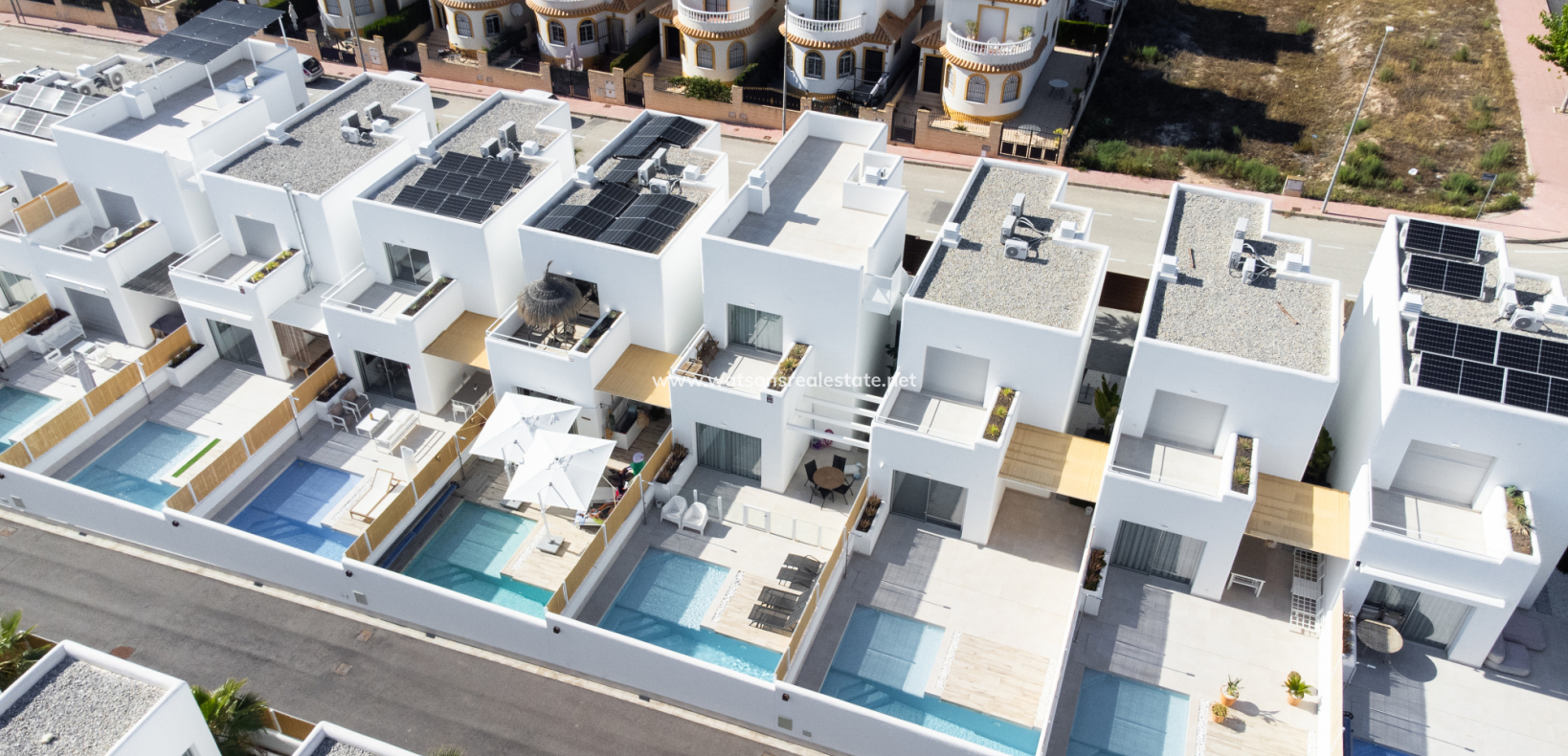 Resale - Detached - Urb. La Marina