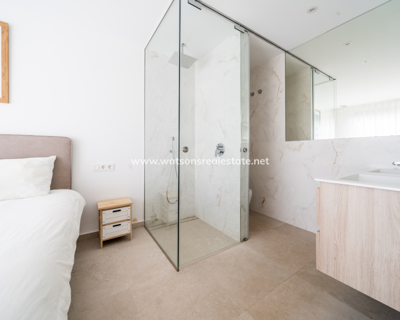 Resale - Detached - Urb. La Marina