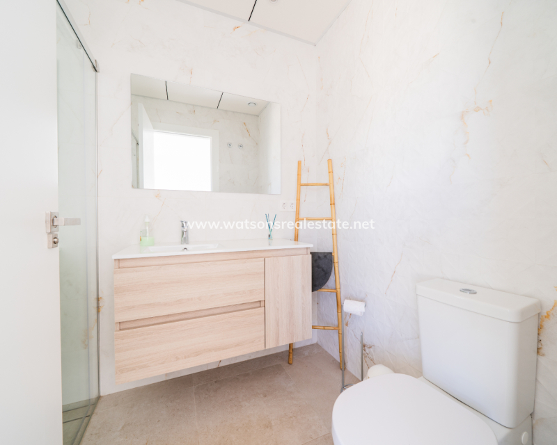 Resale - Detached - Urb. La Marina