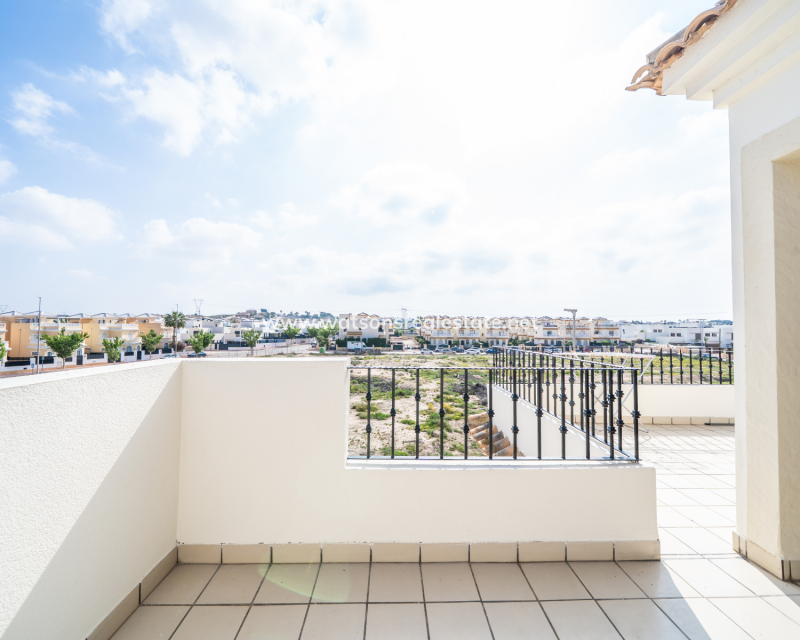Resale - Detached - Urb. La Marina