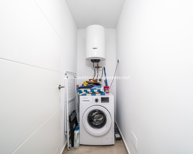 Resale - Detached - Urb. La Marina