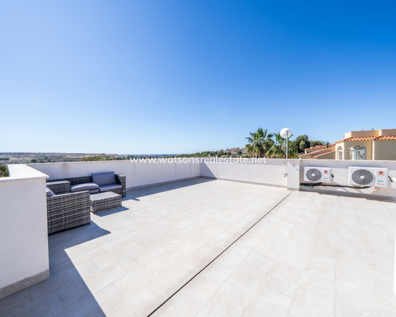 Resale - Detached - Urb. La Marina