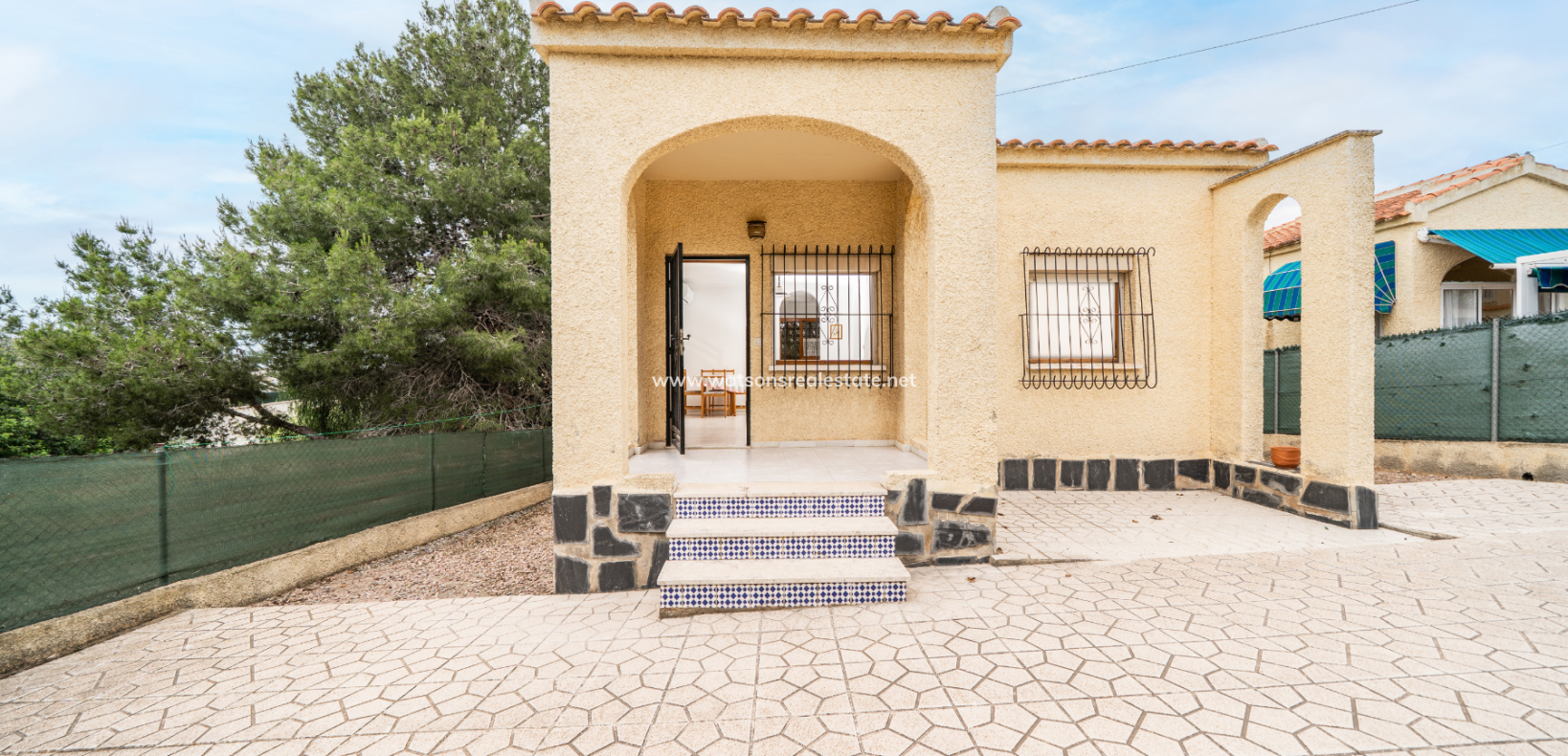 Resale - Detached - Urb. La Marina