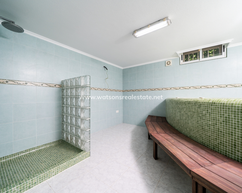Resale - Detached - Urb. La Marina