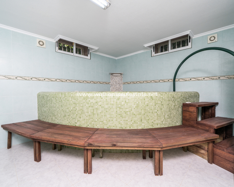 Resale - Detached - Urb. La Marina