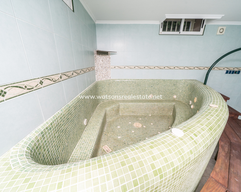 Resale - Detached - Urb. La Marina