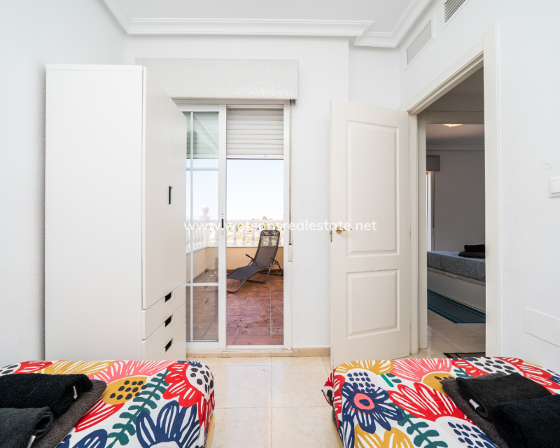 Resale - Detached - Urb. La Marina