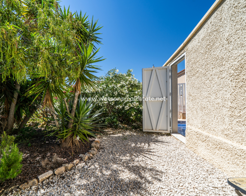 Resale - Detached - Urb. La Marina