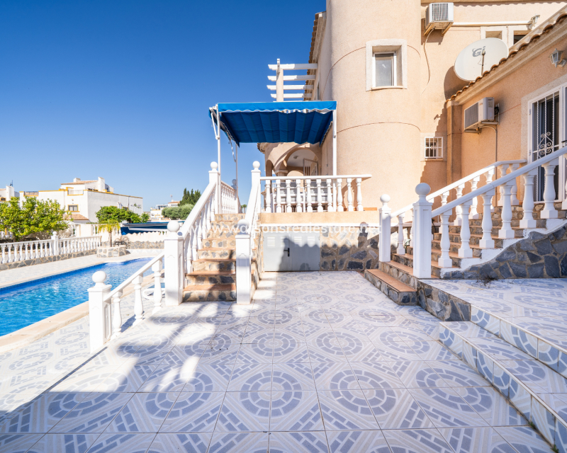 Resale - Detached - Urb. La Marina